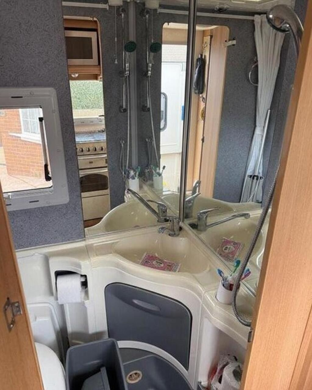 2004 Autocruise Starspirit - Image 15