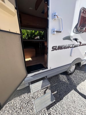 2003 Swift Sundance 600 S — photo 3 of 12