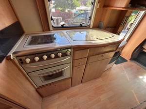 2003 Swift Sundance 600 S — photo 10 of 12