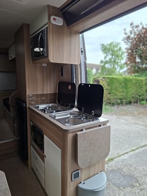 2012 Autocruise Accent Camper — photo 14 of 21