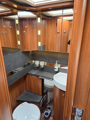 2019 Carthago Liner-for-two I 53 — photo 24 of 28