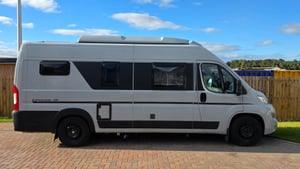 2024 Auto-Trail Expedition 68 — photo 5 of 11