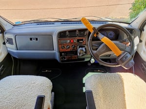 2002 Auto-Trail Cheyenne 635 — photo 5 of 17