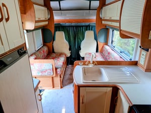 2002 Auto-Trail Cheyenne 635 — photo 10 of 17