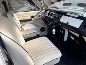 1972 Volkswagen T2 — photo 9 of 12