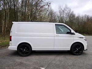 2020 Volkswagen Transporter Startline — photo 16 of 22