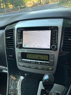2004 Toyota Alphard — photo 4 of 23