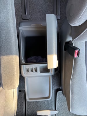 2004 Toyota Alphard — photo 20 of 23