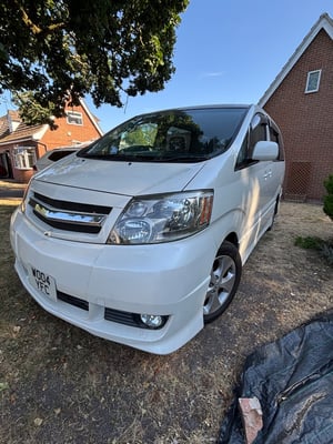 2004 Toyota Alphard