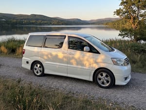 2004 Toyota Alphard