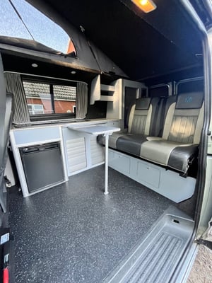 2016 Volkswagen Campervan — photo 6 of 14