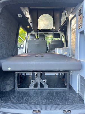 2016 Volkswagen Campervan — photo 8 of 14
