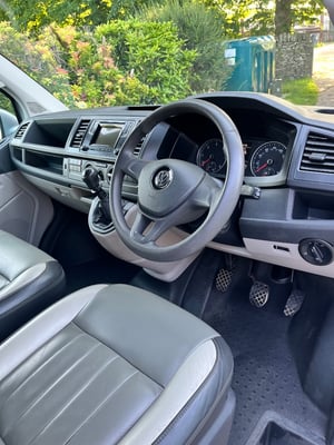 2016 Volkswagen Campervan — photo 14 of 14