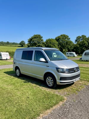 2016 Volkswagen Campervan — photo 1 of 14