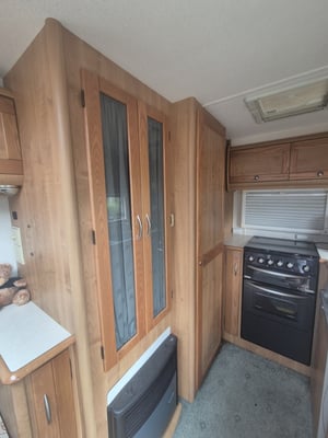 2004 Auto-Trail Tracker SE — photo 10 of 22