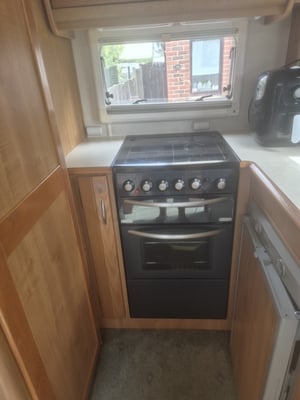 2004 Auto-Trail Tracker SE — photo 12 of 22