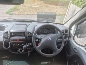 2004 Auto-Trail Tracker SE — photo 17 of 22