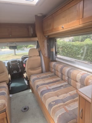 2004 Auto-Trail Tracker SE — photo 20 of 22