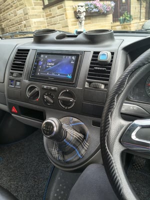 2010 Volkswagen T5 Campervan — photo 16 of 19