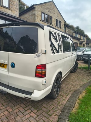 2010 Volkswagen T5 Campervan — photo 17 of 19
