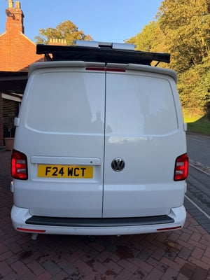 2017 Volkswagen Transporter T6 — photo 16 of 22