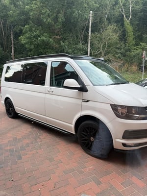 2017 Volkswagen Transporter T6 — photo 8 of 22