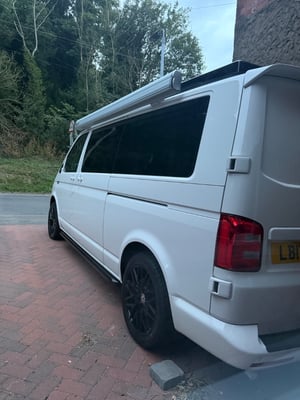 2017 Volkswagen Transporter T6 — photo 12 of 22
