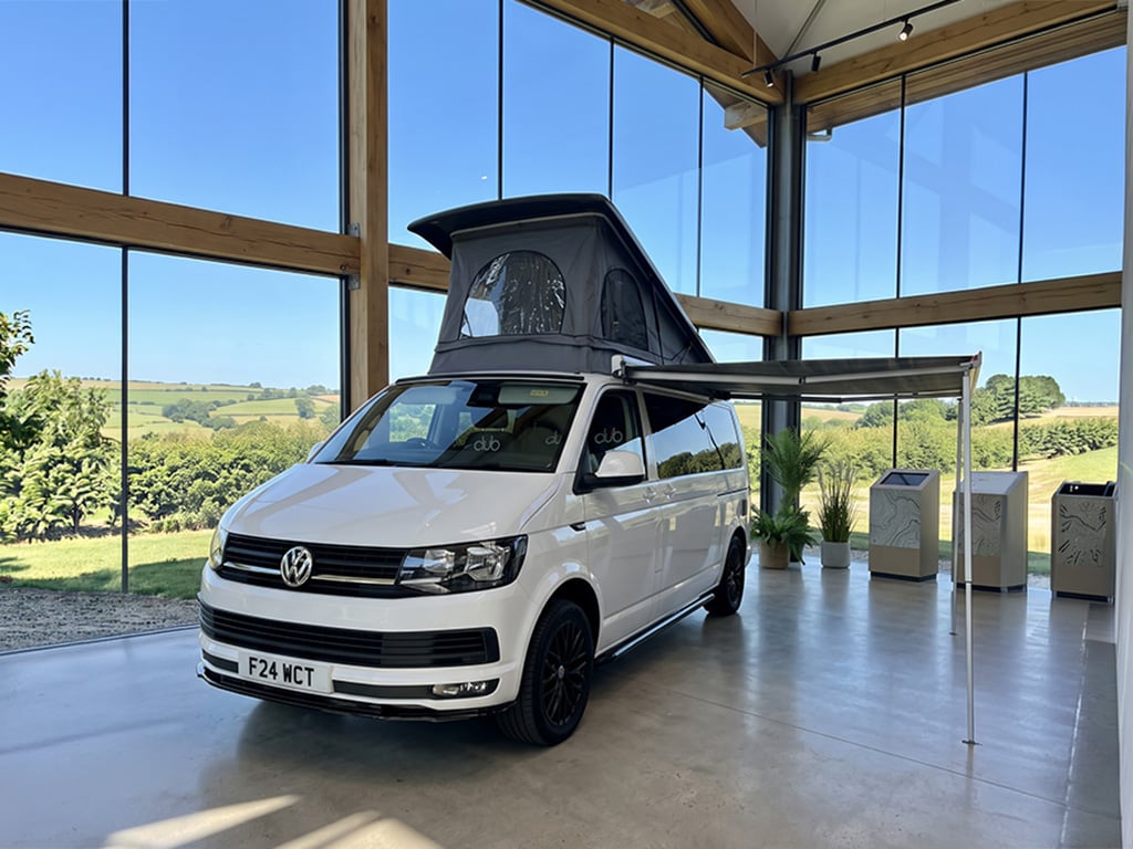 2017 Volkswagen Transporter T6 - Image 1