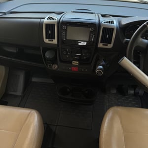 2015 Burstner Aviano — photo 17 of 29