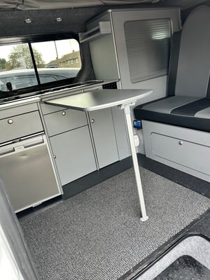 2015 Renault Trafic — photo 2 of 28
