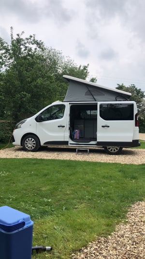 2015 Renault Trafic — photo 23 of 28
