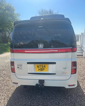 2005 Nissan Elgrand Campervan — photo 2 of 6
