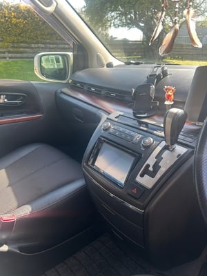 2005 Nissan Elgrand Campervan — photo 4 of 6