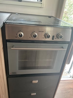 2020 Swift Escape 694 — photo 13 of 18