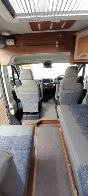 2021 IH Motorhomes 450FL — photo 6 of 18