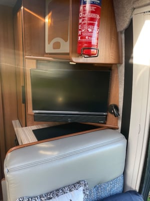 2021 IH Motorhomes 450FL — photo 17 of 18