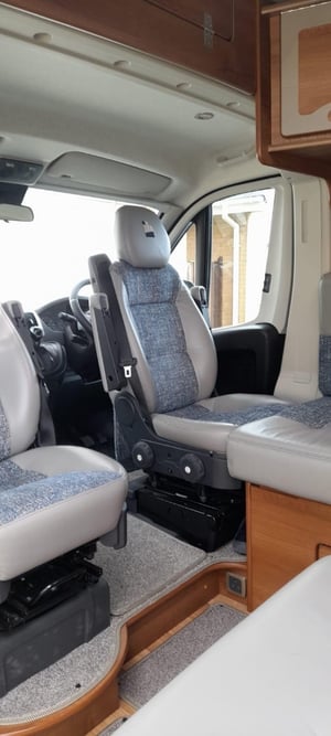 2021 IH Motorhomes 450FL — photo 13 of 18