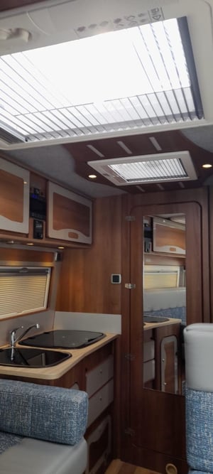 2021 IH Motorhomes 450FL — photo 15 of 18