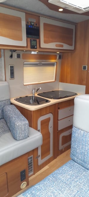 2021 IH Motorhomes 450FL — photo 16 of 18