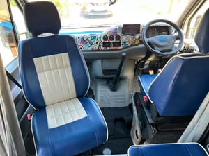 2001 Volkswagen LT — photo 30 of 34