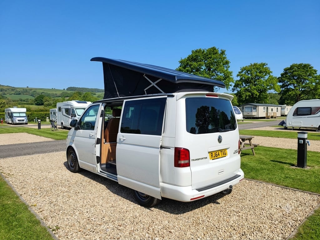 2014 Volkswagen Transporter T5 - Image 1