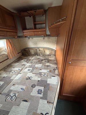 2002 Bessacarr E765 — photo 13 of 23