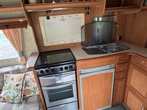 2002 Bessacarr E765 — photo 10 of 23