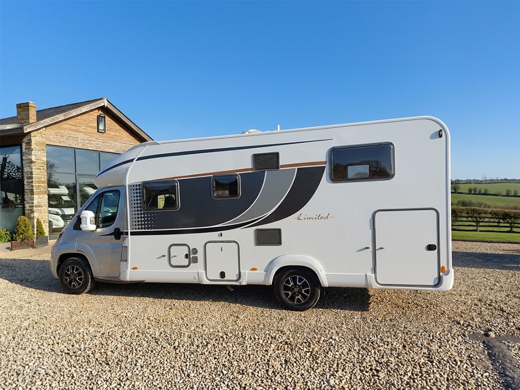 2019 Bürstner Lyseo TD 728 G Limited Edition - Image 1