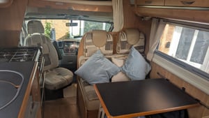 2009 Auto-Trail Apache 700 — photo 10 of 26