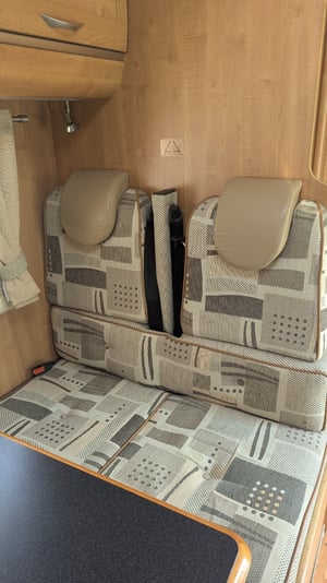 2009 Auto-Trail Apache 700 — photo 11 of 26