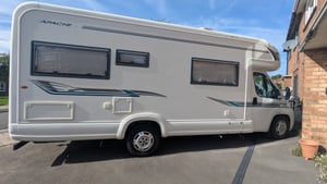 2009 Auto-Trail Apache 700 — photo 2 of 26