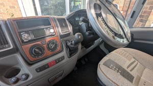 2009 Auto-Trail Apache 700 — photo 8 of 26