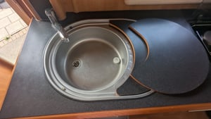 2009 Auto-Trail Apache 700 — photo 13 of 26