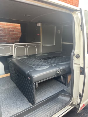 2005 VW T5 1.9 TDI Camper - 135,508 Miles - MOT July 2027 — photo 6 of 27